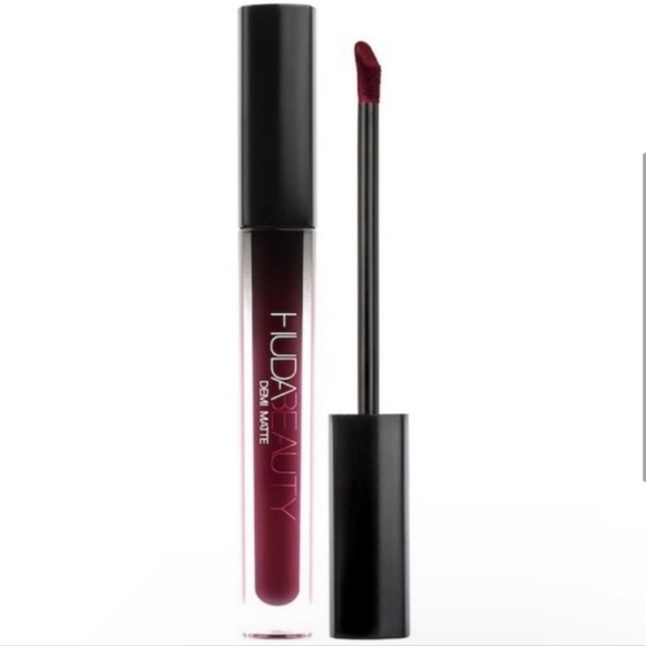 ๐ HUDA BEAUTY Demi Matte Lipstick in BAWSE - Picture 7 of 8